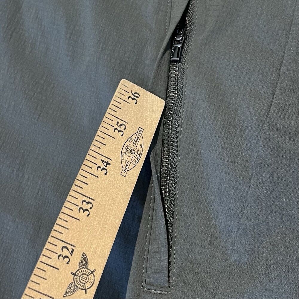 Athleta Womens Size 20 Olive Green Trekkie North Pull On Nylon Stretch Shorts - Picture 6 of 11